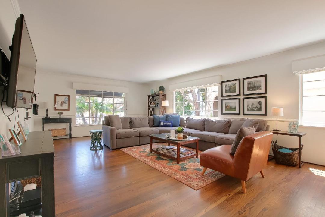 Photo of Livingroom in West Beach