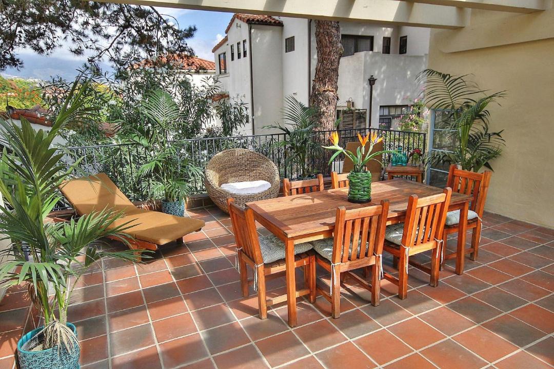 Photo of Patio Balcony in West Beach