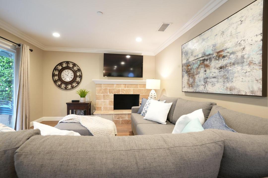 Photo of Livingroom in Anaheim Resort