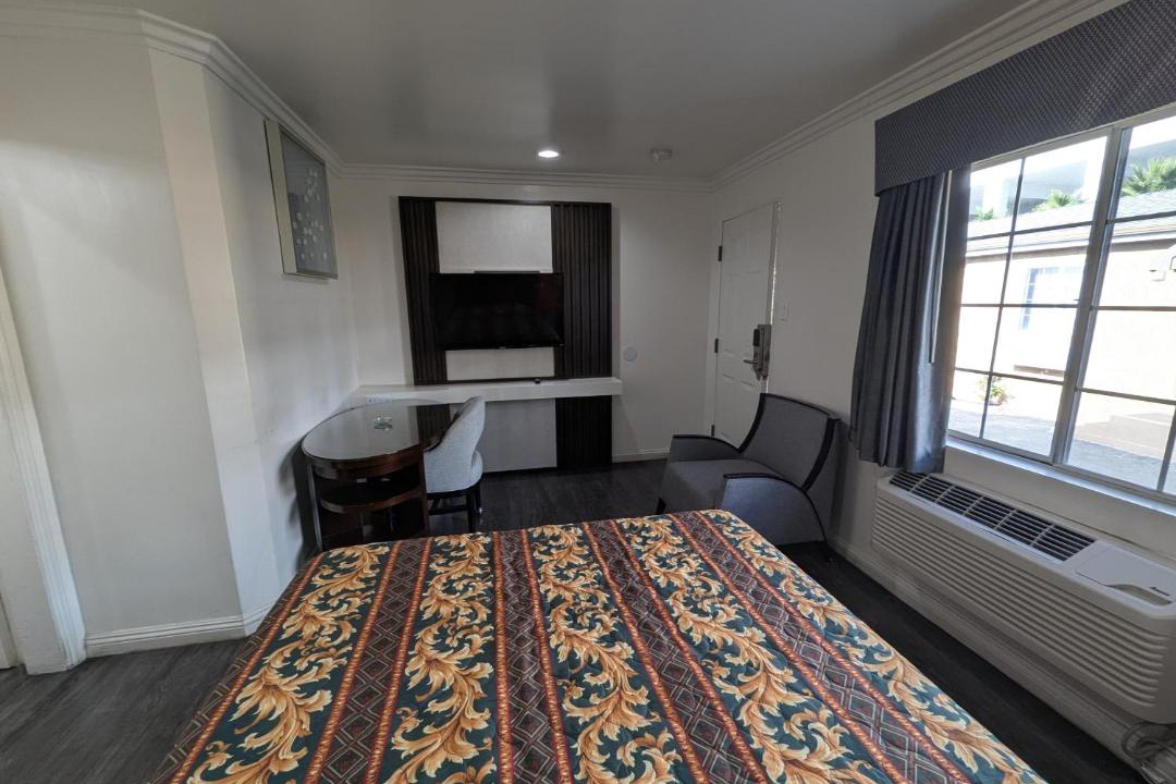 Photo of Bedroom in Inglewood