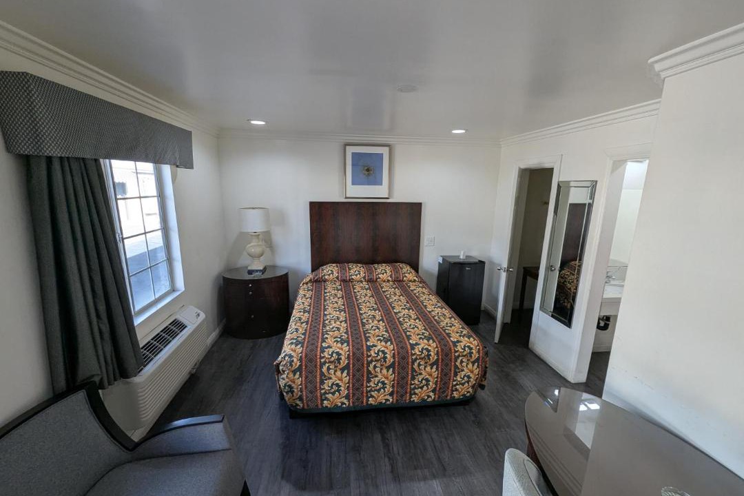 Photo of Bedroom in Inglewood