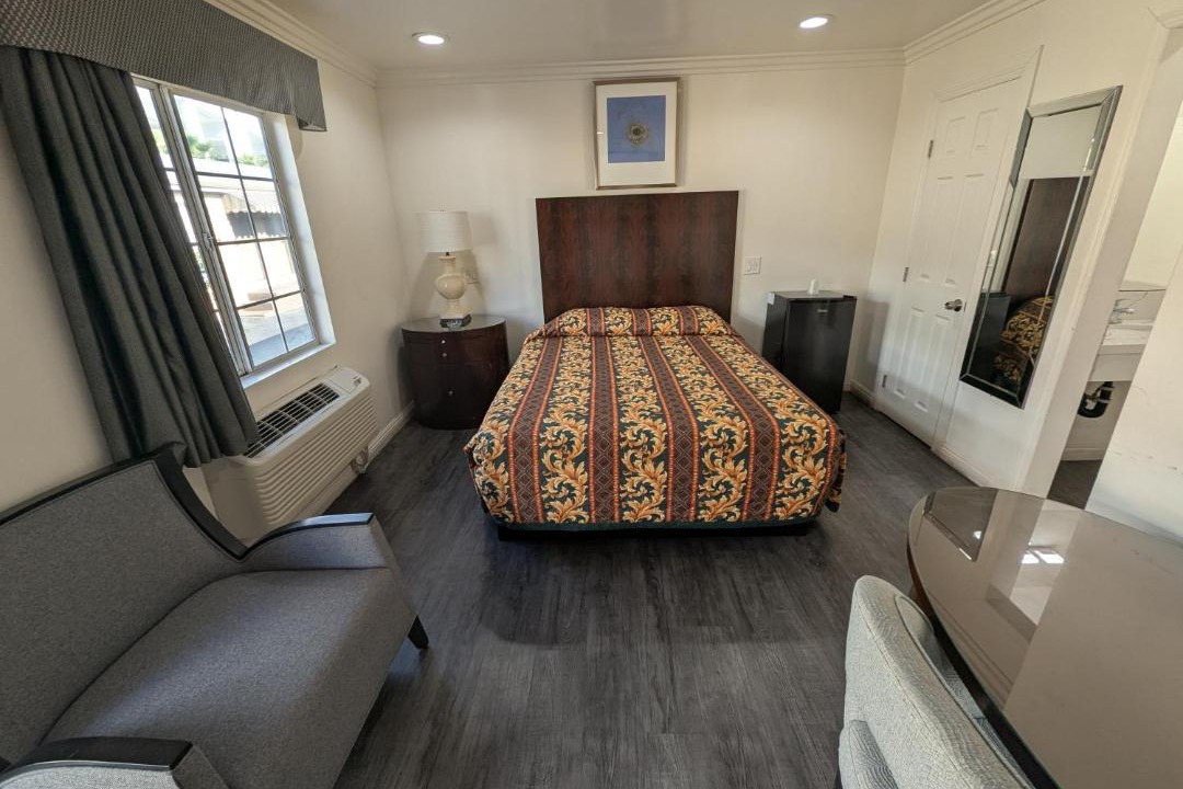 Photo of Bedroom in Inglewood
