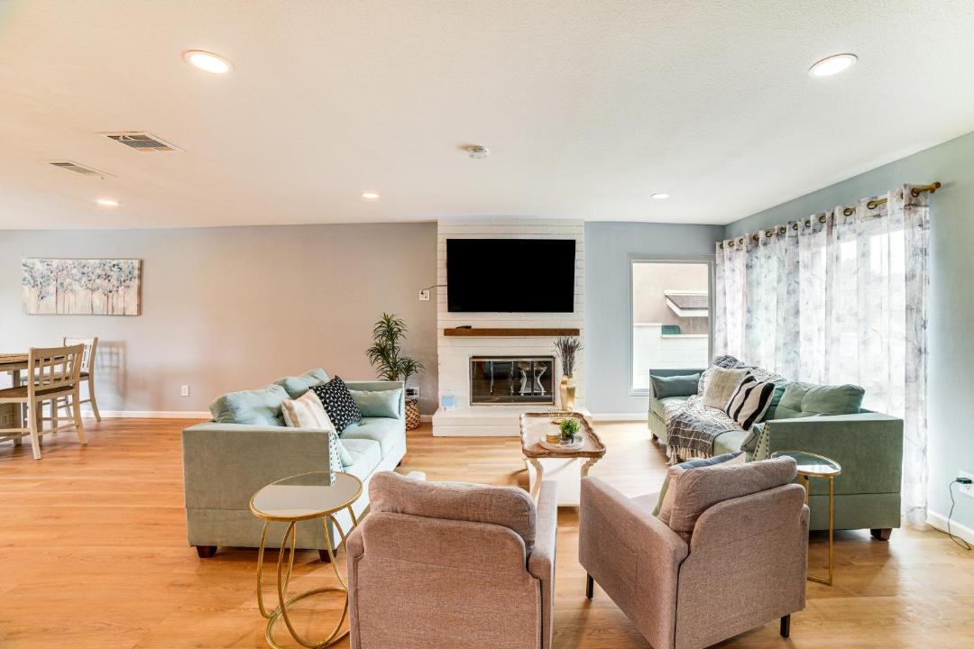Photo of Livingroom in Corona