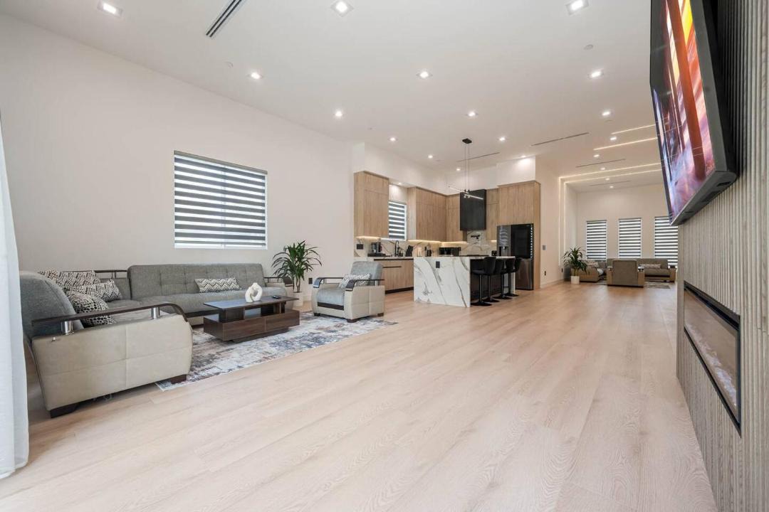 Photo of Livingroom in Valley Glen