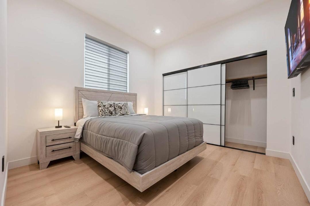 Photo of Bedroom in Valley Glen