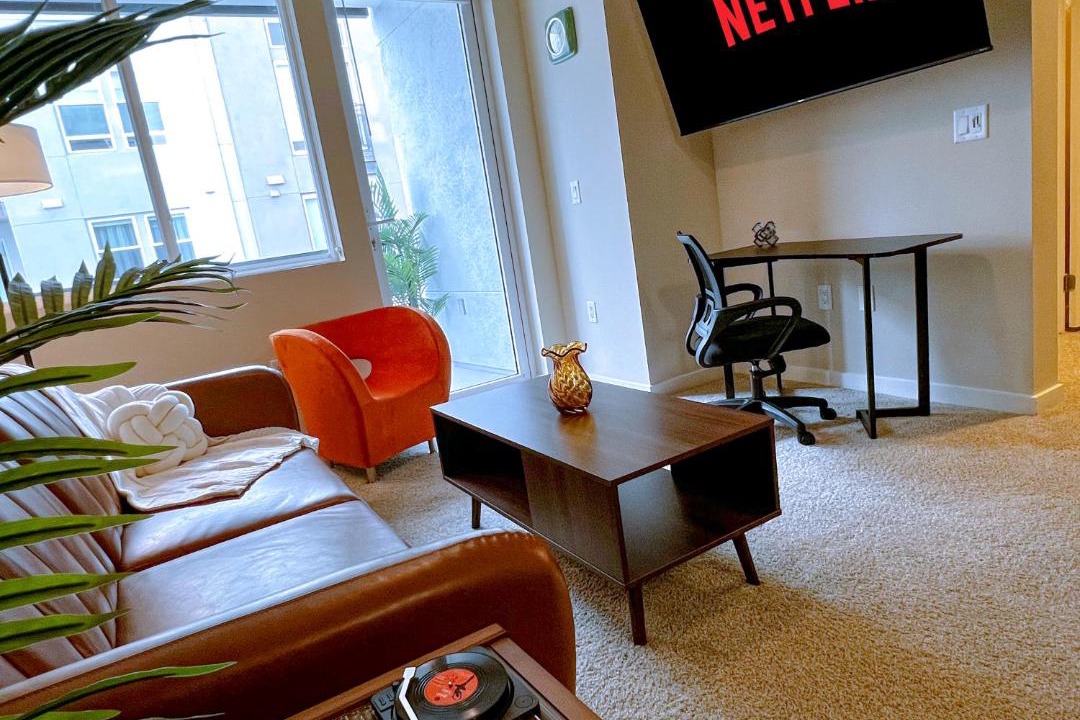 Photo of Livingroom in Mid-Wilshire