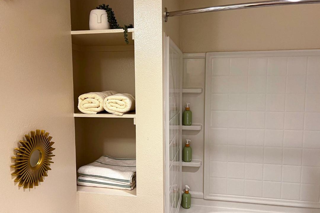 Photo of Bathroom in Mid-Wilshire