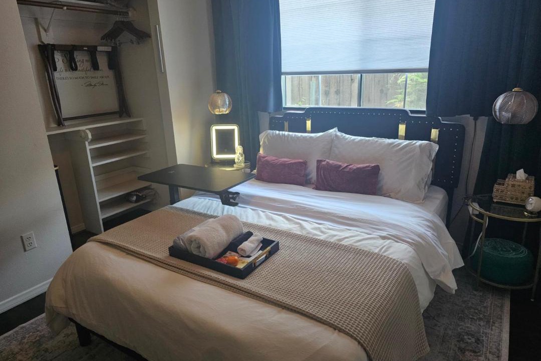 Photo of Bedroom in Hollywood