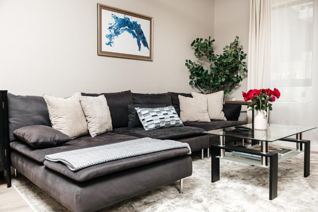 Photo of Livingroom in Miracle Mile