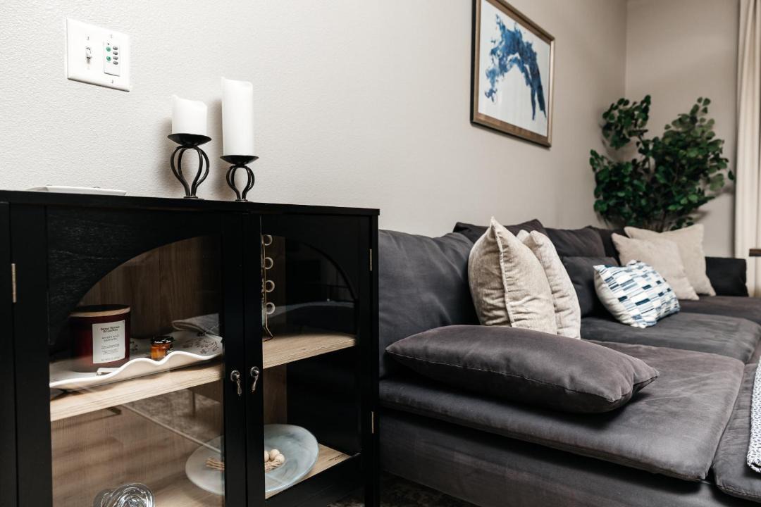 Photo of Livingroom in Miracle Mile