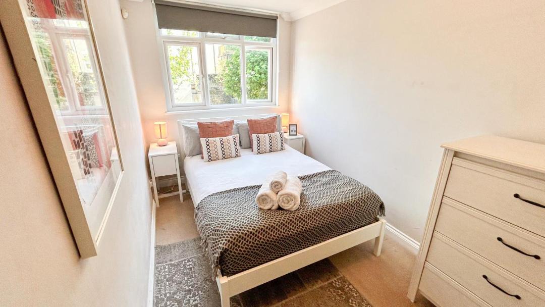 Photo of Bedroom in Kilburn