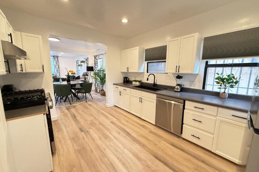 Photo of Kitchen in Mid-Wilshire