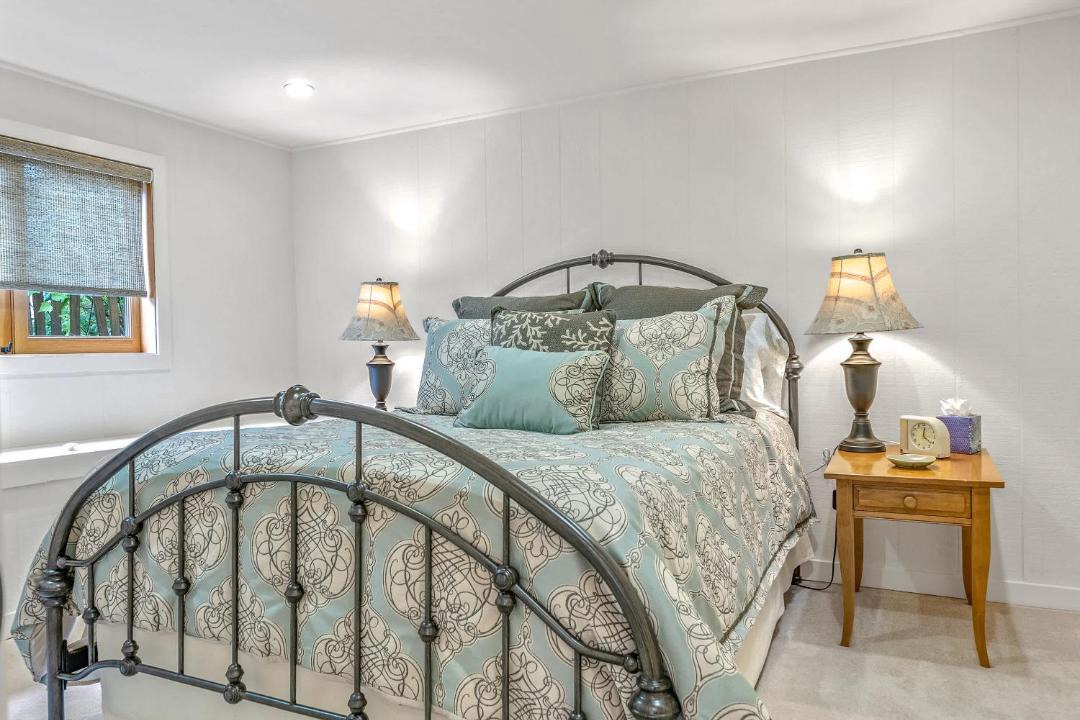 Photo of Bedroom in Northeast Carmel
