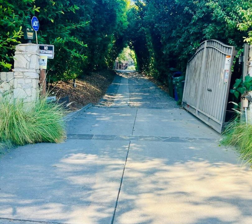 Photo of Others in Encino