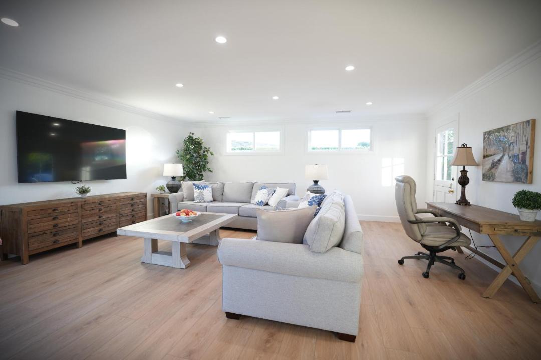 Photo of Livingroom in Orange