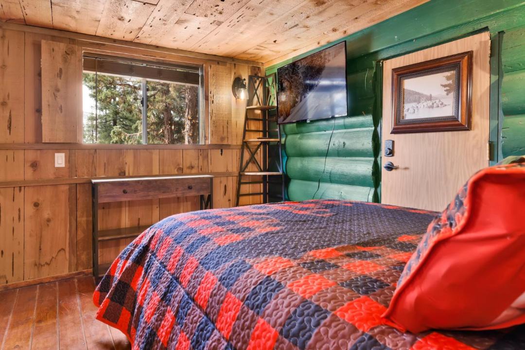 Photo of Bedroom in Big Bear
