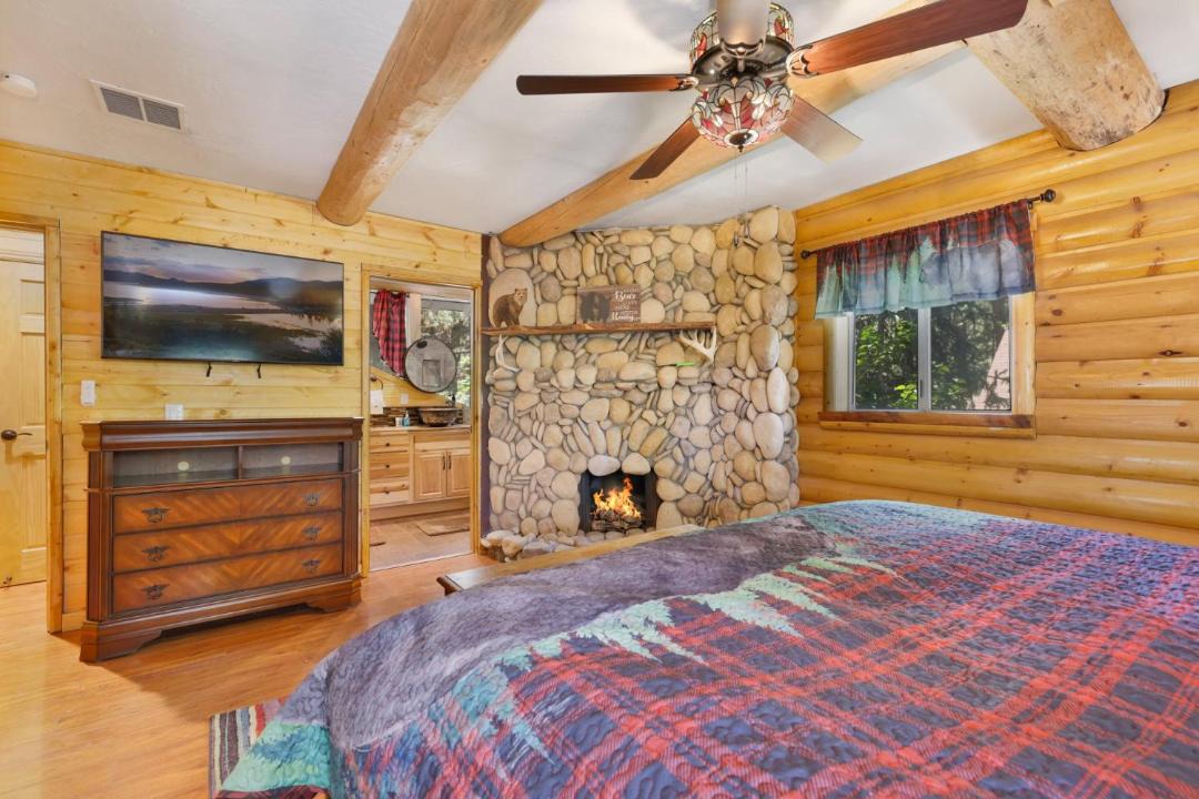 Photo of Bedroom in Big Bear
