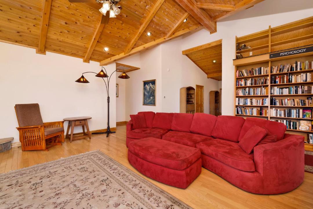 Photo of Livingroom in Castle Glen Estates