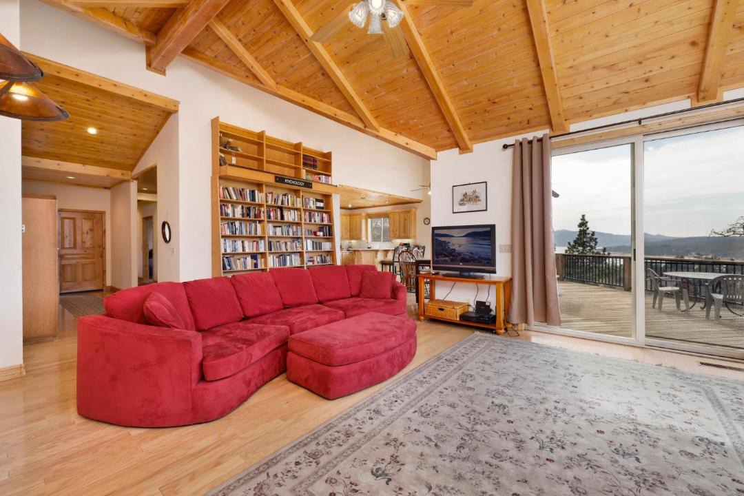 Photo of Livingroom in Castle Glen Estates
