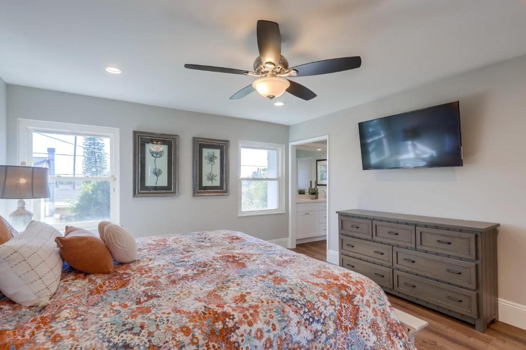 Photo of Bedroom in Orange