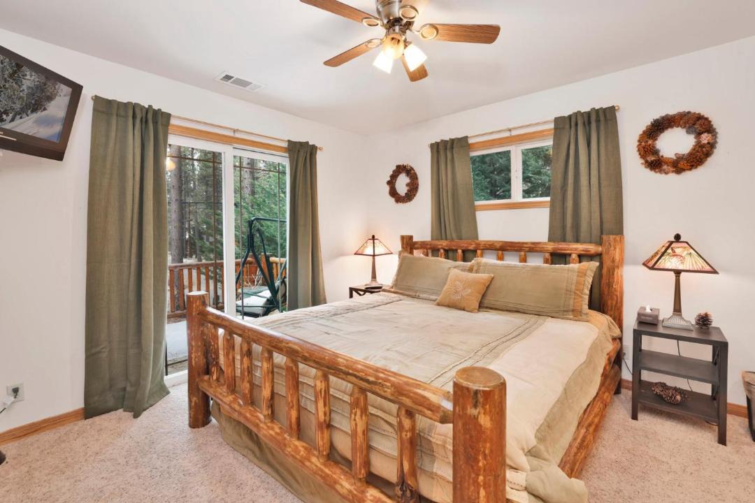 Photo of Bedroom in Fawnskin