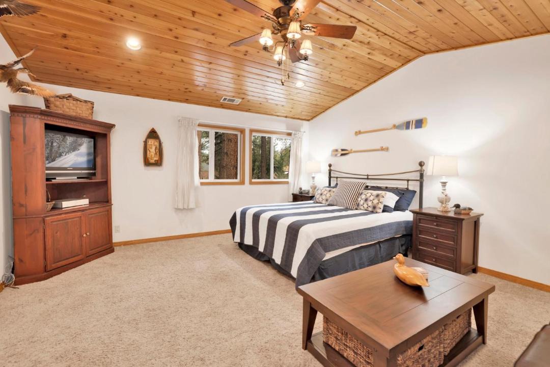 Photo of Bedroom in Fawnskin