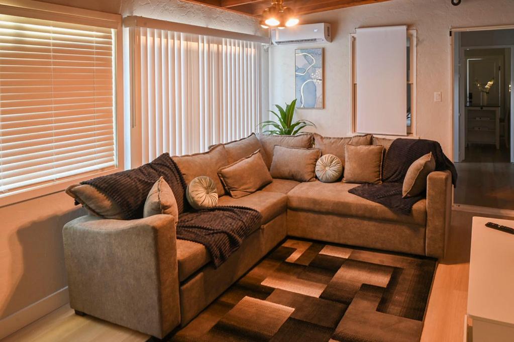 Photo of Livingroom in Upland