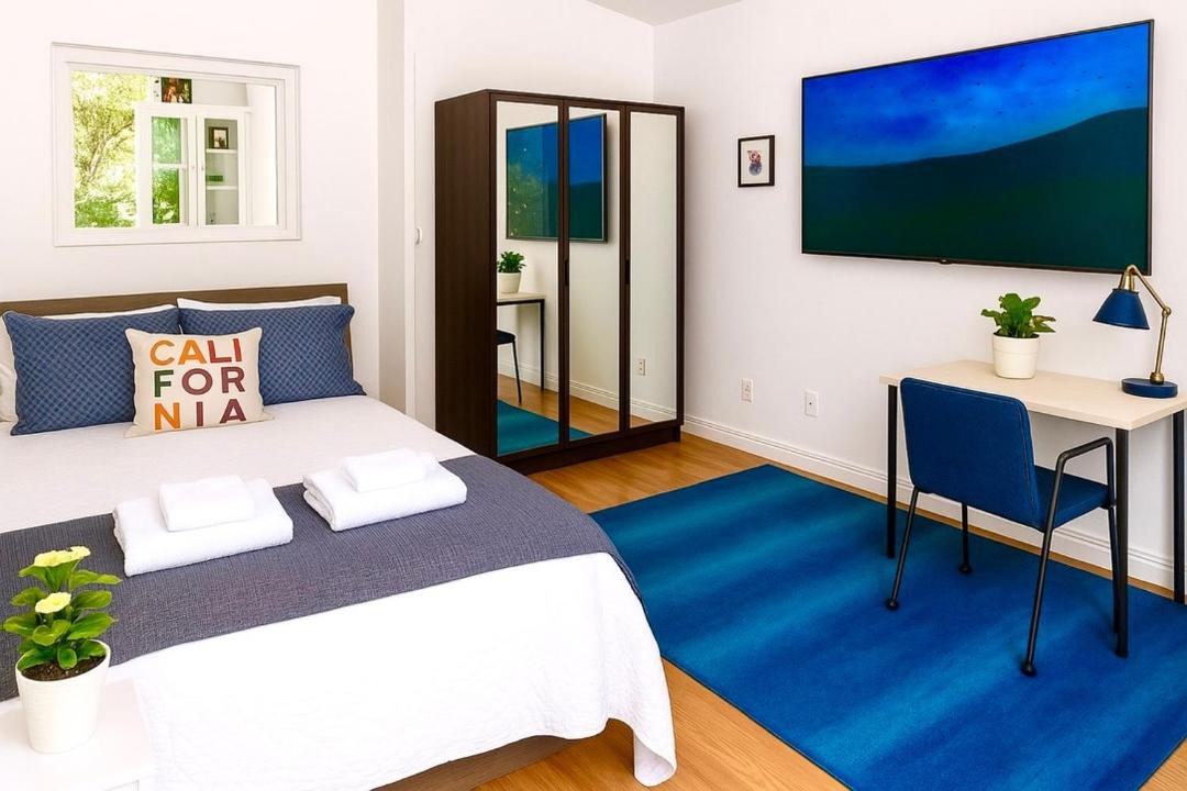 Photo of Bedroom in Hollywood Hills West