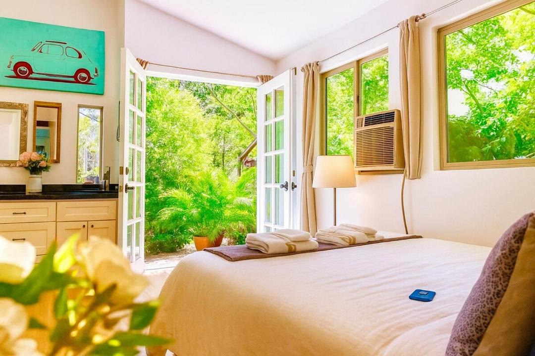 Photo of Bedroom in Hollywood Hills West