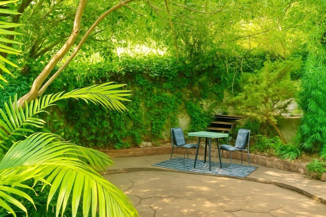 Photo of Others in Hollywood Hills West