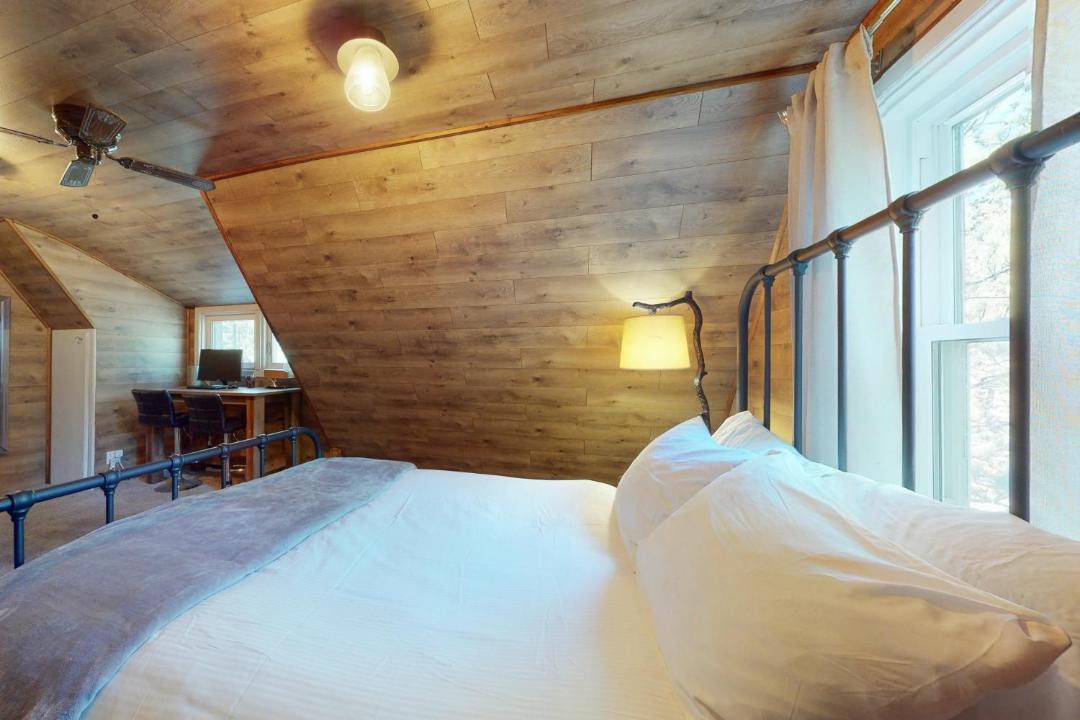 Photo of Bedroom in Big Bear City