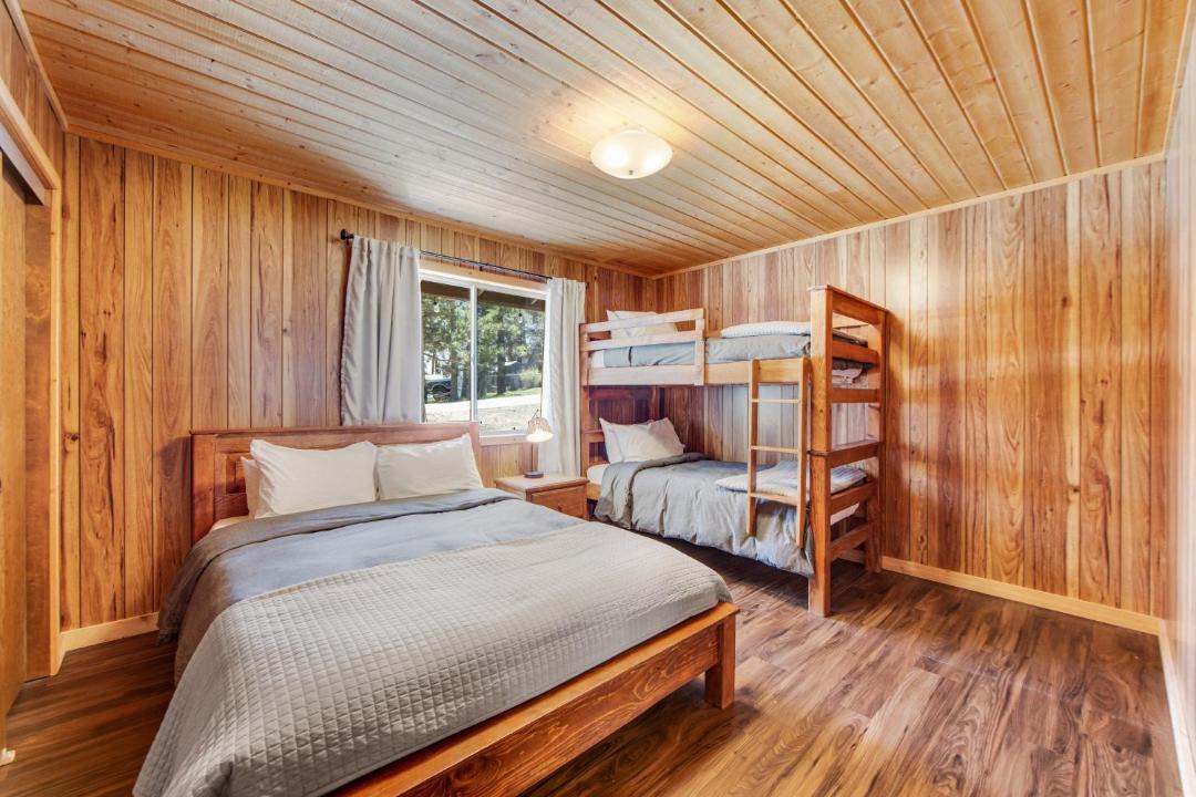 Photo of Bedroom in North Broadway