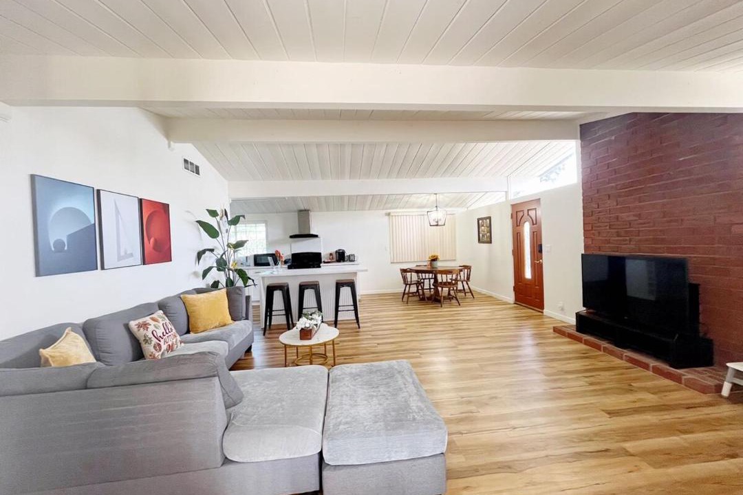 Photo of Livingroom in Walnut Valley