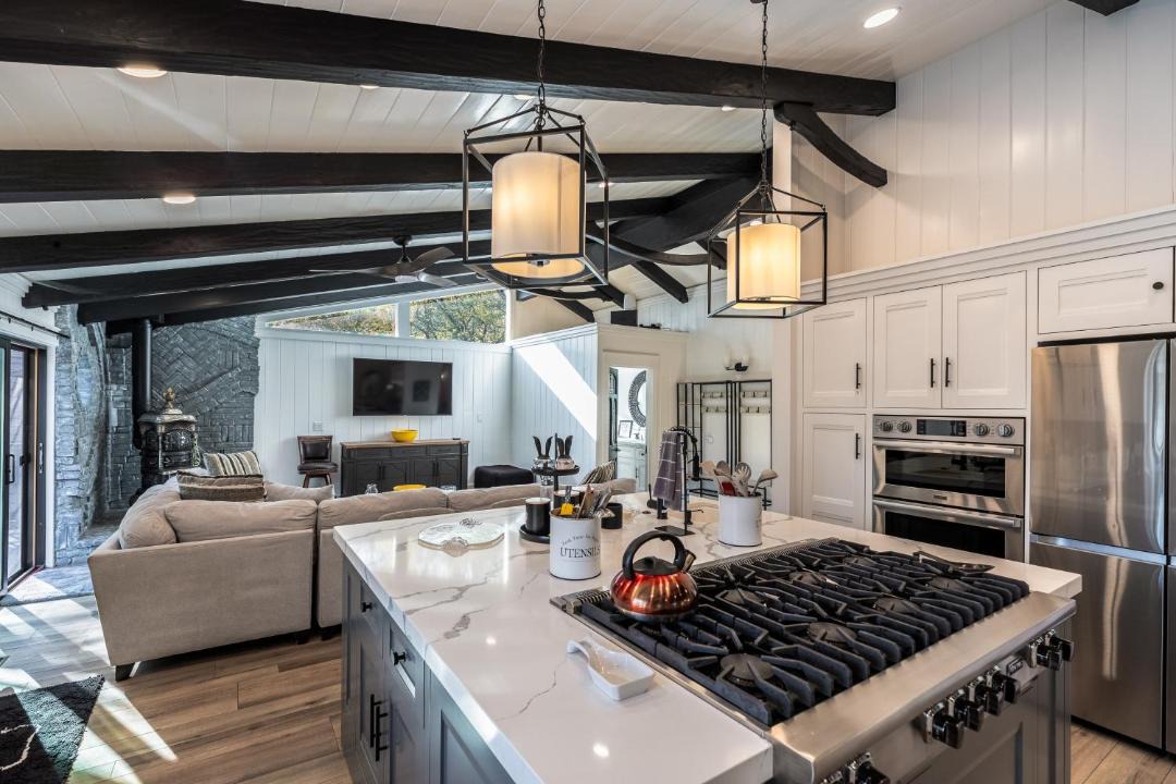 Photo of Kitchen in Lake Arrowhead