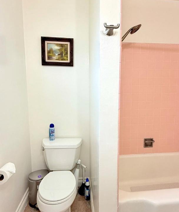 Photo of Bathroom in Lamanda Park