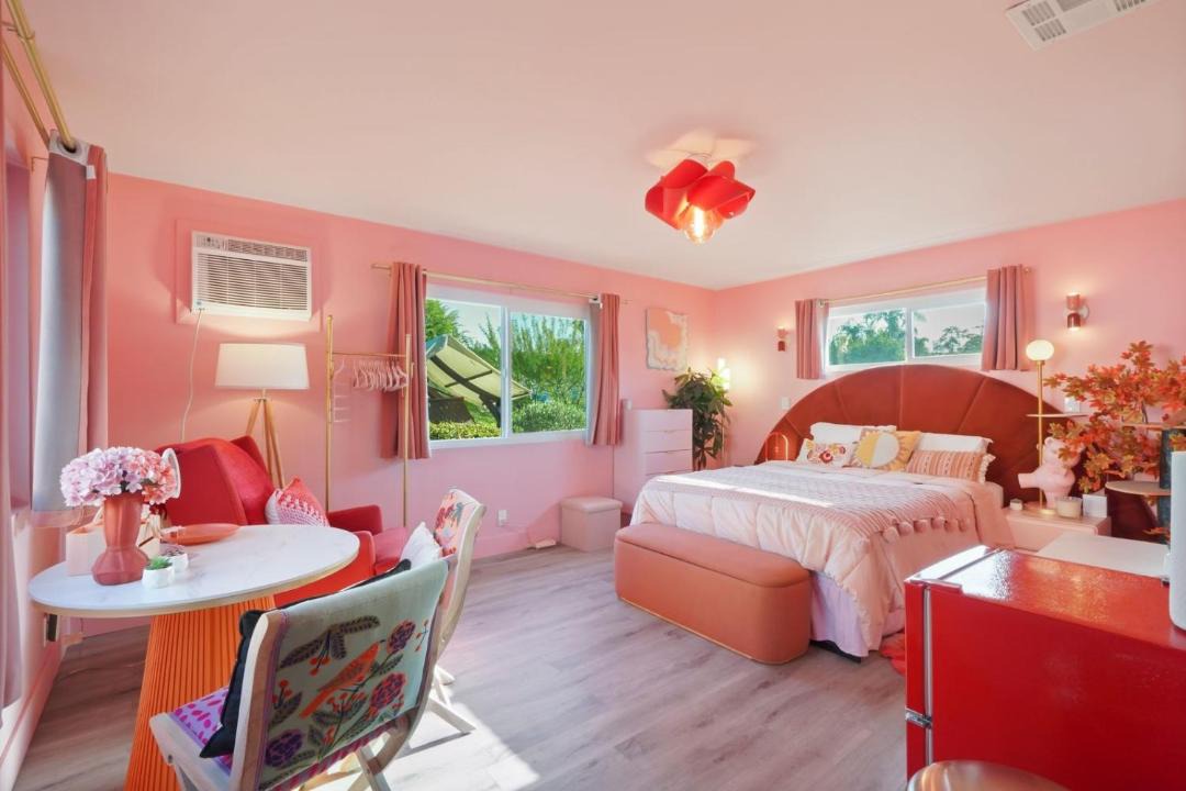 Photo of Bedroom in Warner Center