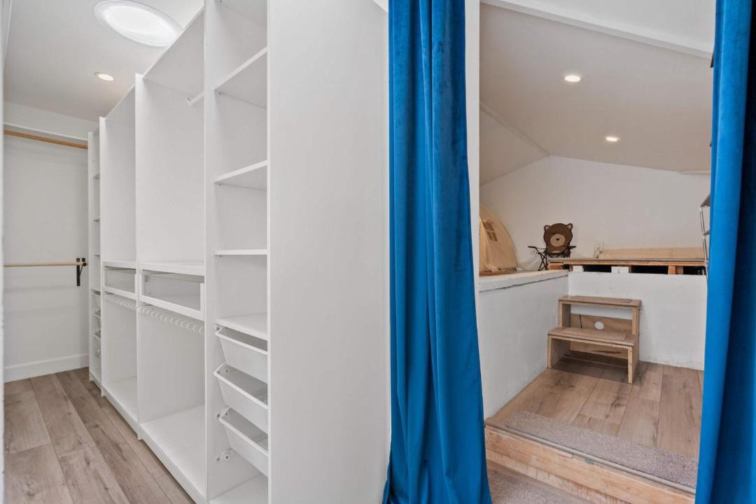Photo of Bedroom in Pacific Palisades