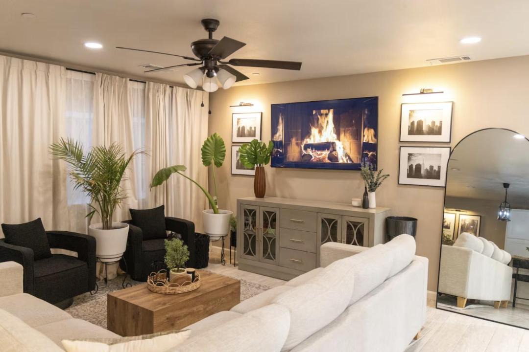 Photo of Livingroom in Exeter