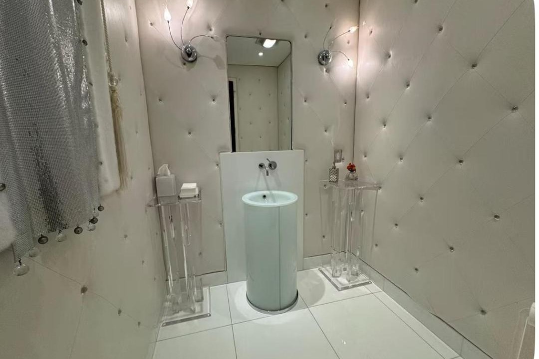 Photo of Bathroom in Porter Ranch