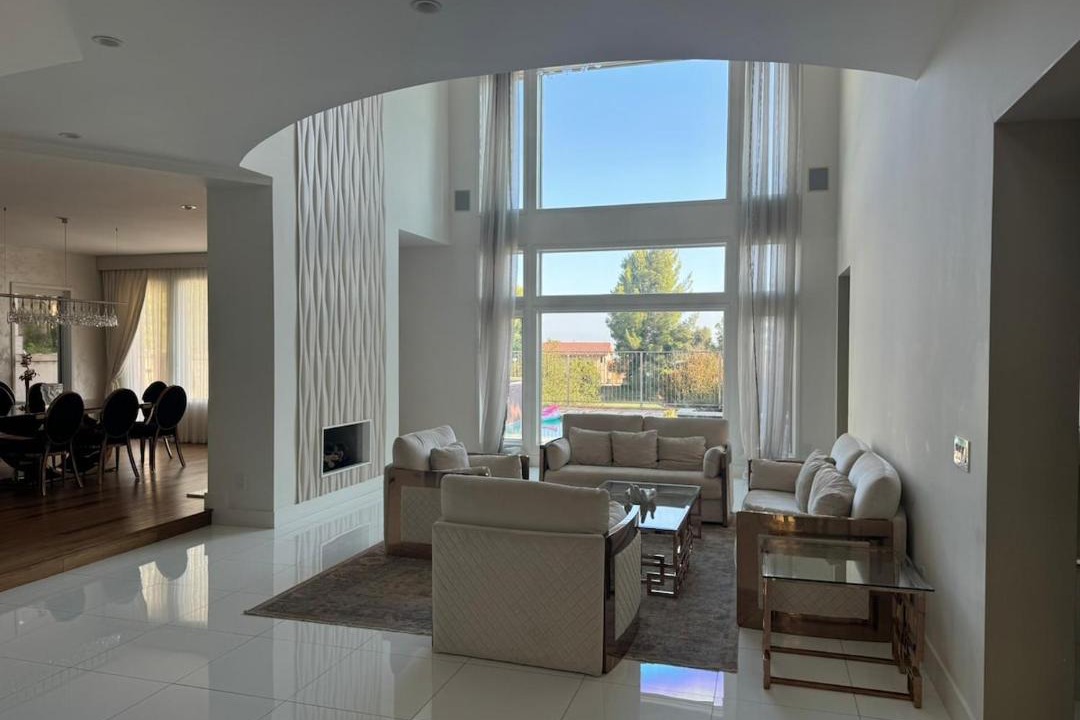 Photo of Livingroom in Porter Ranch