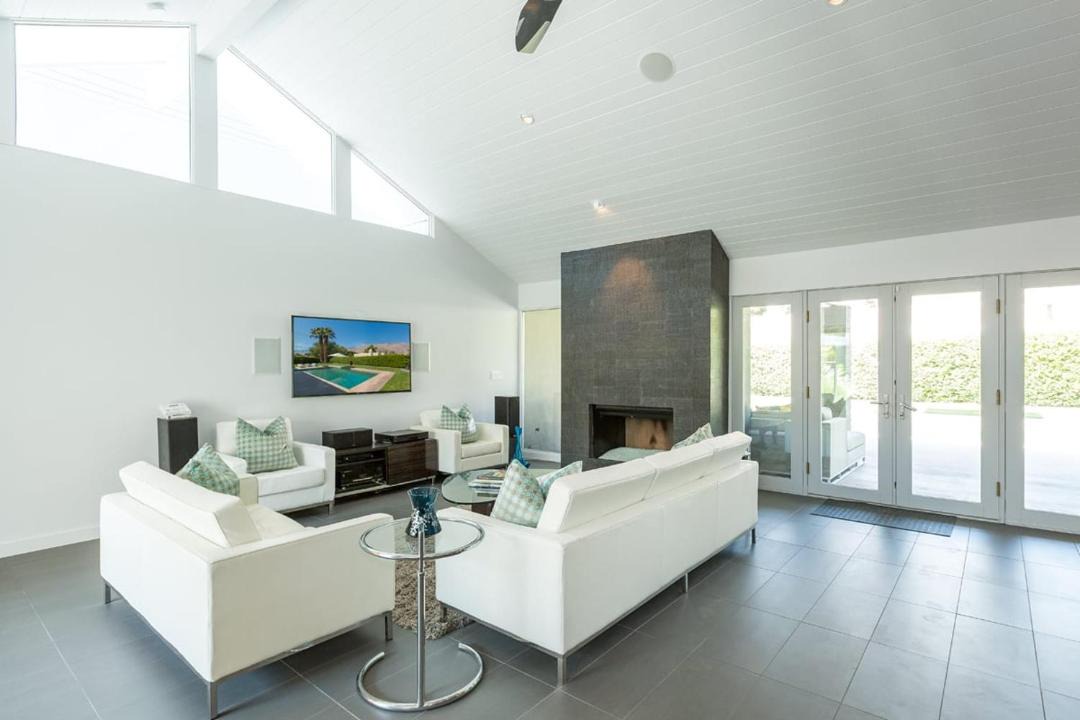 Photo of Livingroom in The Movie Colony