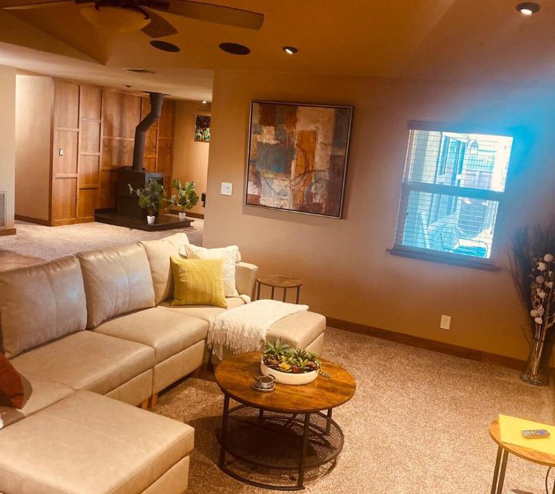 Photo of Livingroom in Oroville East