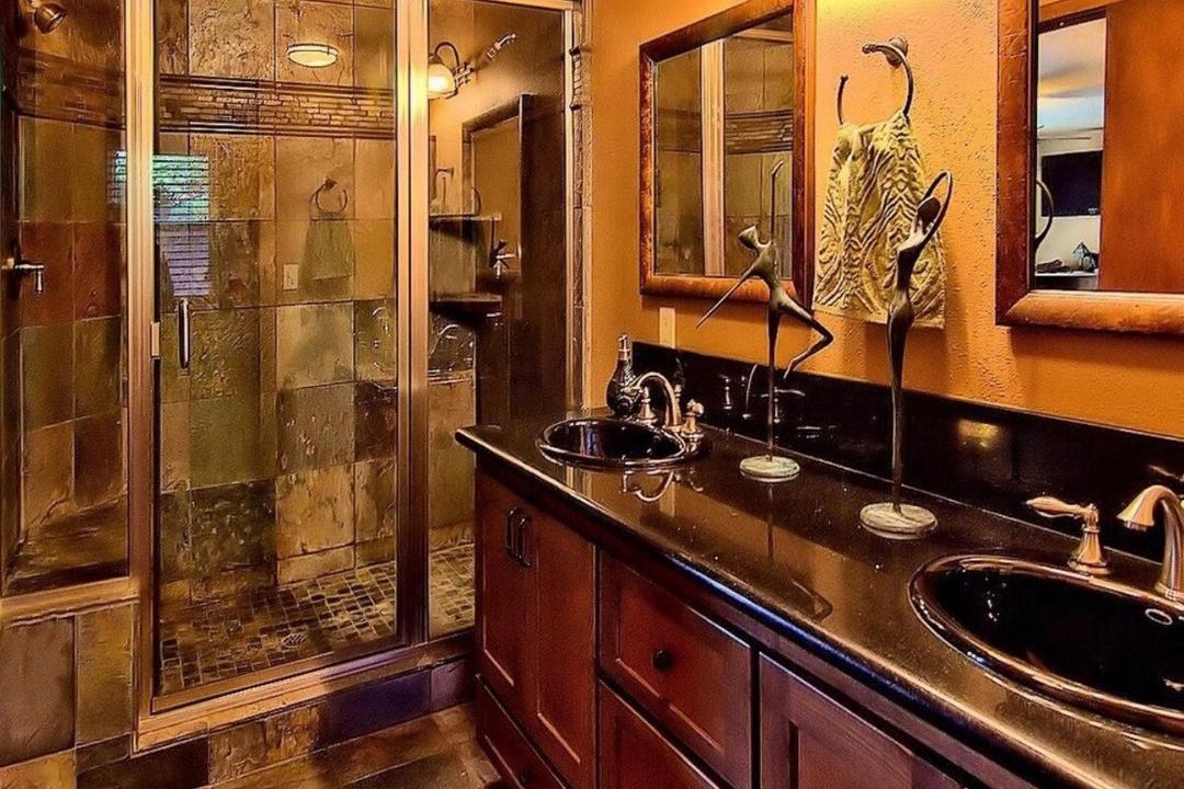 Photo of Bathroom in Oroville East