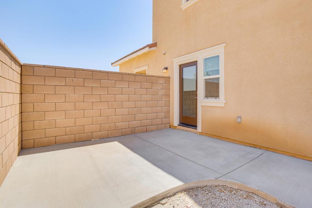 Photo of Patio Balcony in Victorville