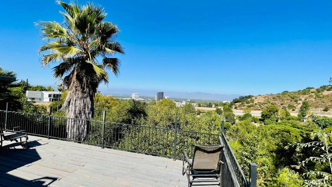 Photo of Patio Balcony in Encino