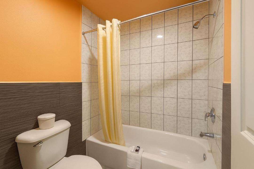 Photo of Bathroom in Corona
