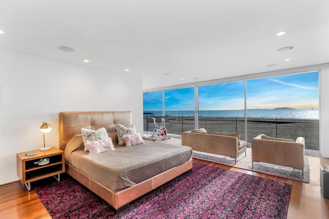 Photo of Bedroom in Silver Strand