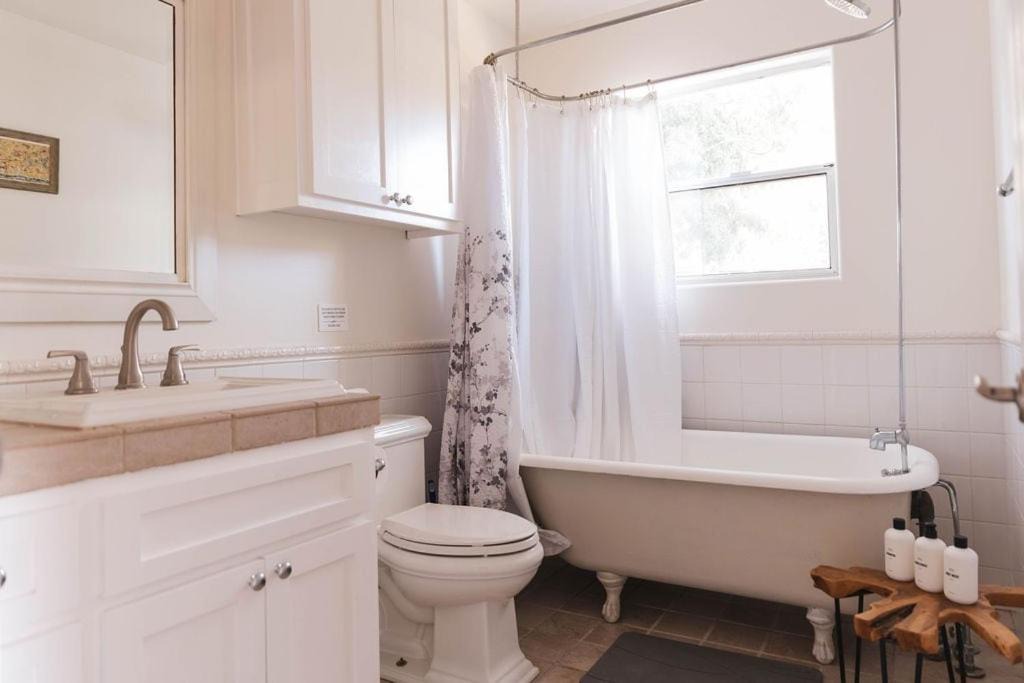 Photo of Bathroom in Cypress Park
