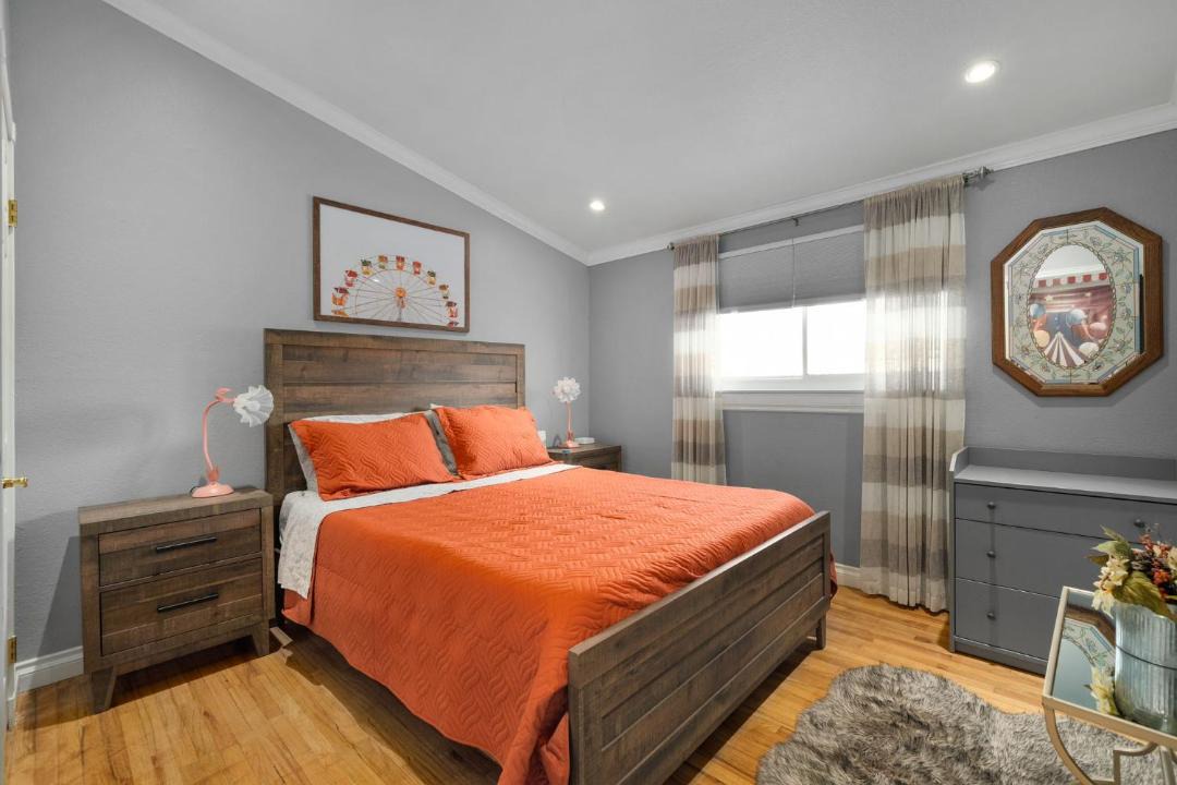 Photo of Bedroom in Orange
