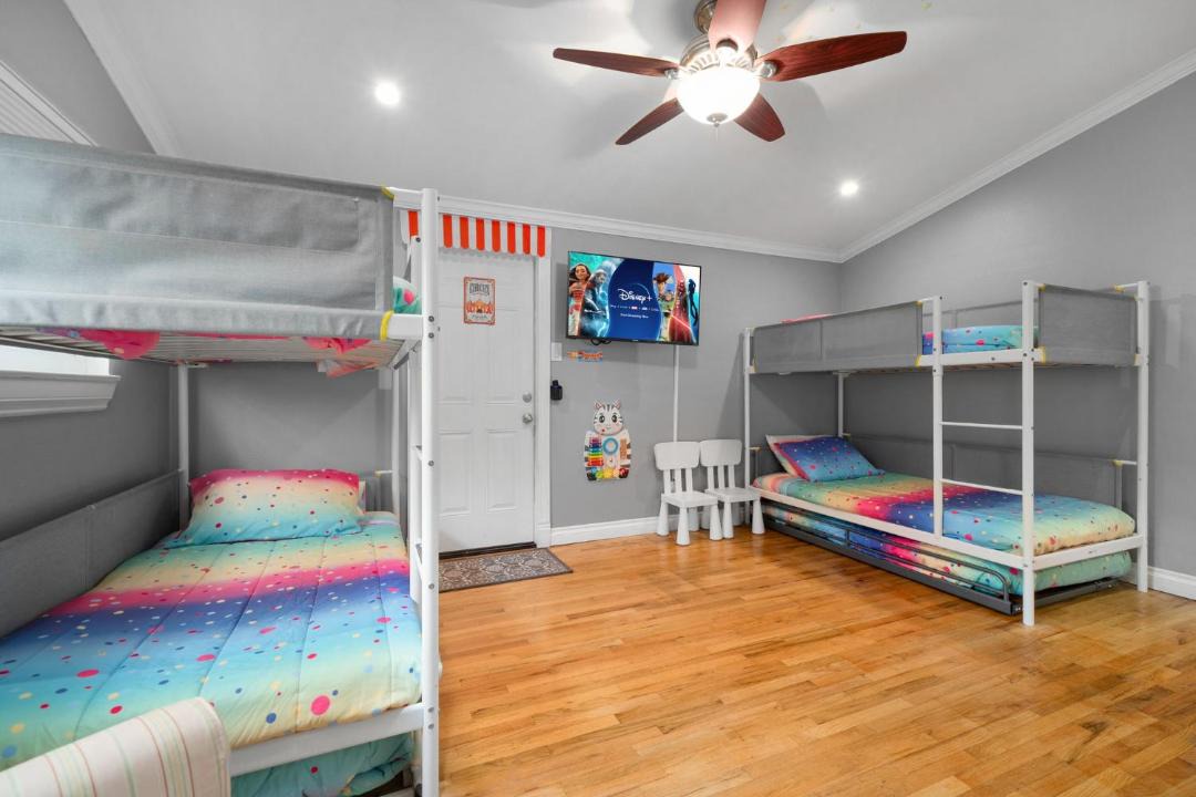 Photo of Bedroom in Orange